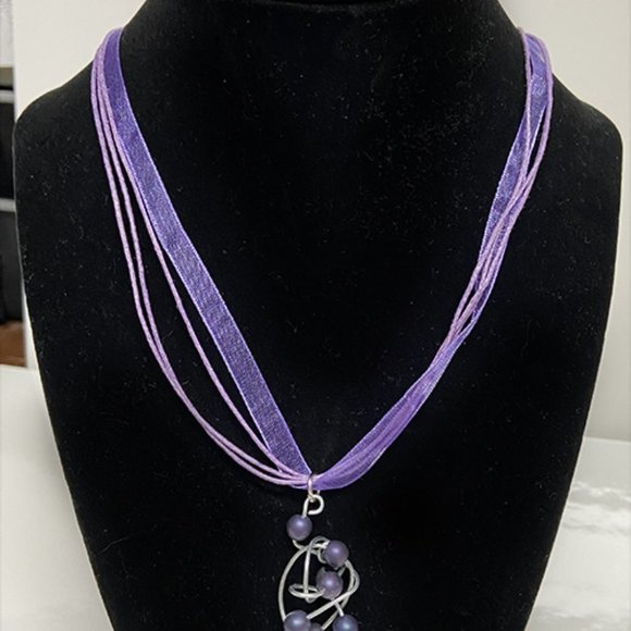 Stainless Steel Twisted Pendant with Druk Beads Handcrafted by Artisan - Picture 5 of 9